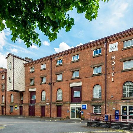 Go2 Burton Upon Trent Central Hotel エクステリア 写真
