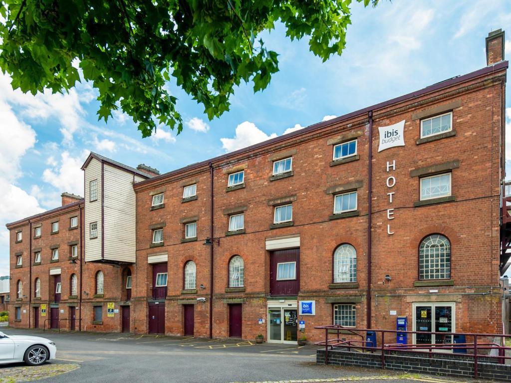 Go2 Burton Upon Trent Central Hotel エクステリア 写真